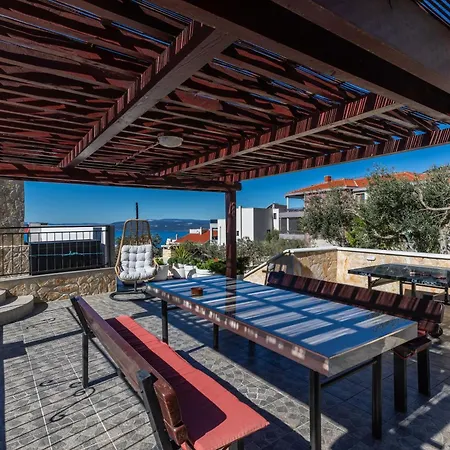 Family Friendly With A Swimming Pool - 22975 * Makarska