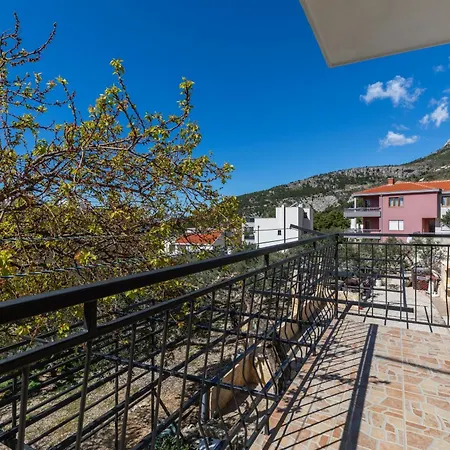 Family Friendly With A Swimming Pool - 22975 *