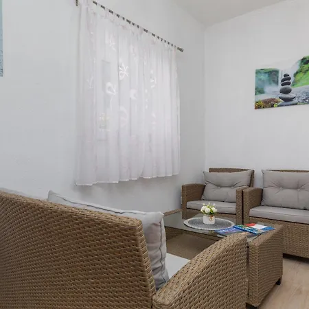 Family Friendly With A Swimming Pool - 22975 Apartment *