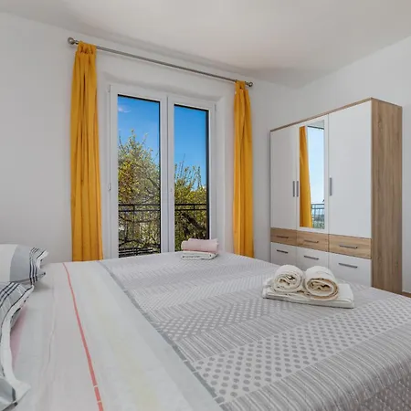 Family Friendly With A Swimming Pool - 22975 Apartment *